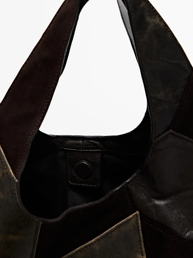 Mittelgroße Patchwork-Tasche aus Wildleder Mittelgroße Patchwork-Tasche aus Wildleder