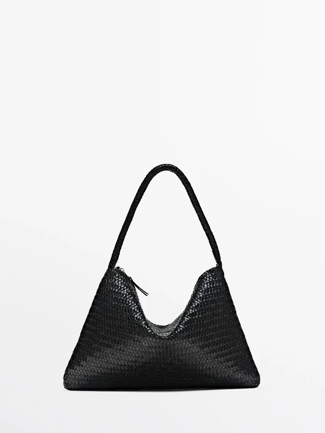 Mittelgroße Schultertasche aus geflochtenem Leder Mittelgroße Schultertasche aus geflochtenem Leder