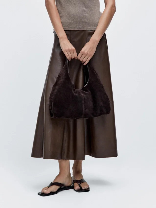 Mittlere Damenhandtasche aus Spaltleder Mittlere Damenhandtasche aus Spaltleder