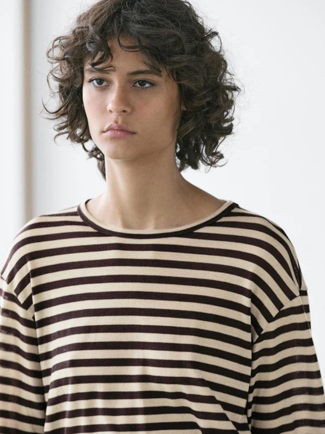 Oversize-T-Shirt mit langen Ärmeln und Streifenmuster Oversize-T-Shirt mit langen Ärmeln und Streifenmuster