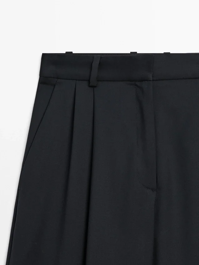 Plissierte Hose aus extrafeiner Wolle Plissierte Hose aus extrafeiner Wolle