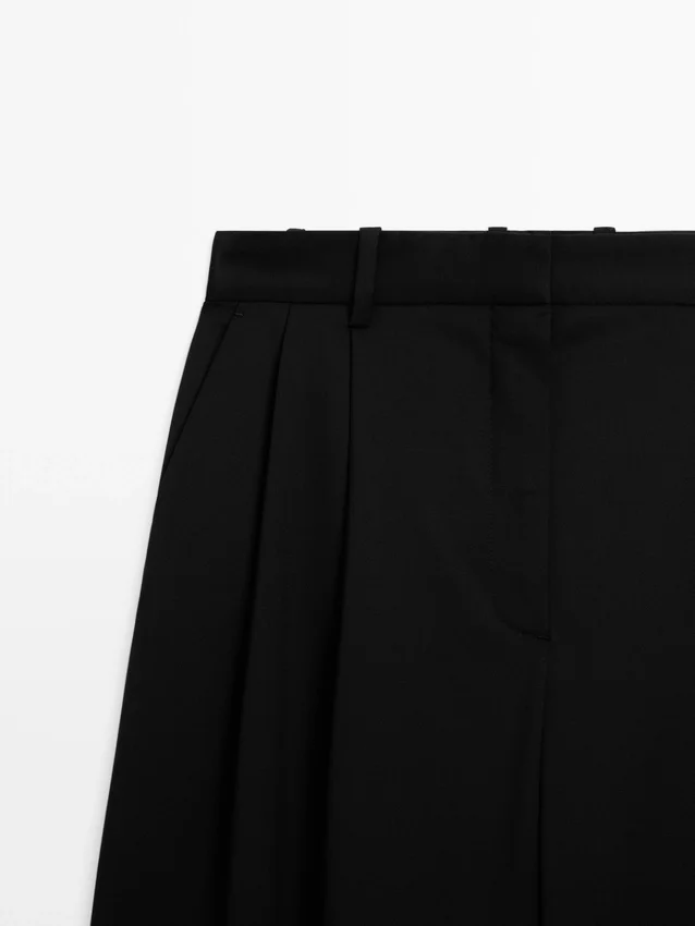 Plissierte Hose aus extrafeiner Wolle Plissierte Hose aus extrafeiner Wolle