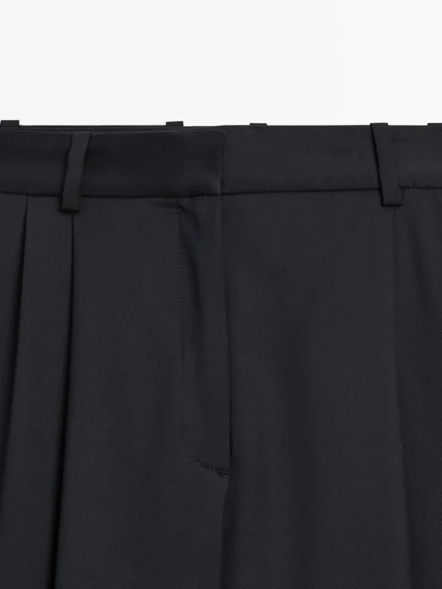 Plissierte Hose aus extrafeiner Wolle Plissierte Hose aus extrafeiner Wolle