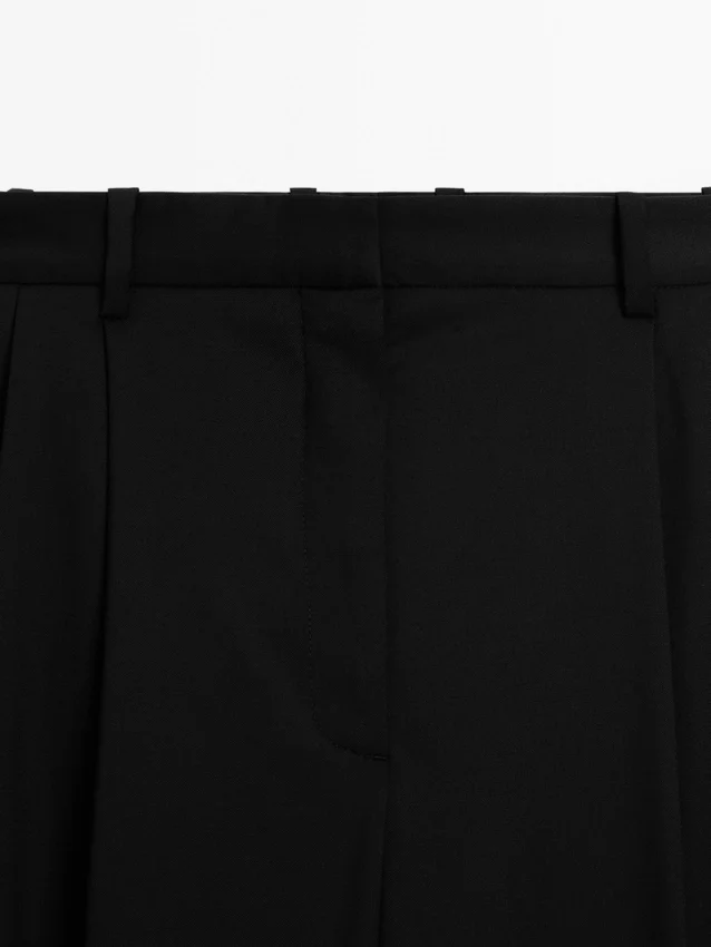 Plissierte Hose aus extrafeiner Wolle Plissierte Hose aus extrafeiner Wolle