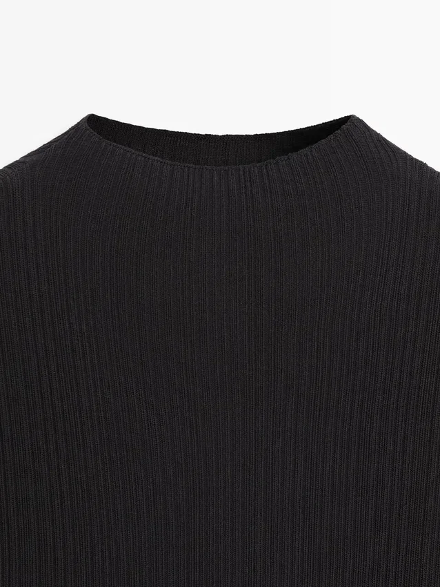 Plissiertes Midikleid mit Rüschen Plissiertes Midikleid mit Rüschen