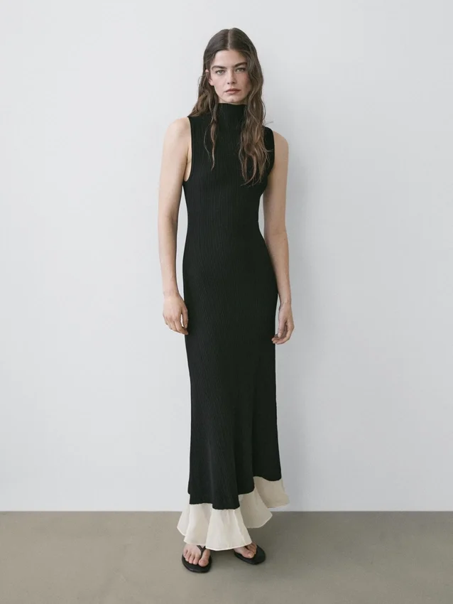 Plissiertes Midikleid mit Rüschen Plissiertes Midikleid mit Rüschen