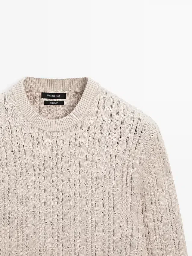 Pullover aus 100 % Baumwolle mit Zopfmuster und Rundhalsausschnitt Pullover aus 100 % Baumwolle mit Zopfmuster und Rundhalsausschnitt