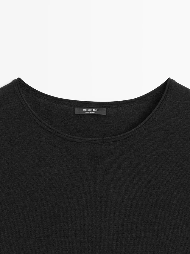 Pullover mit kontrastierenden Spitzendetails Pullover mit kontrastierenden Spitzendetails