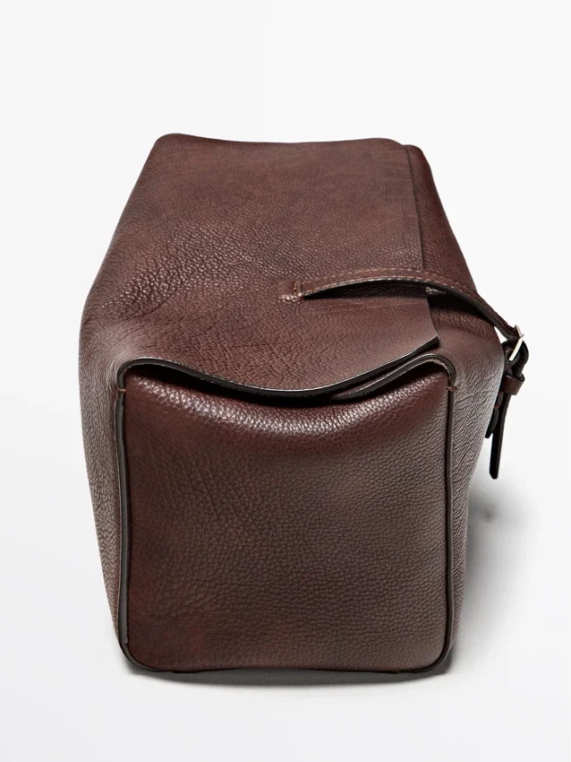 Reise-Kulturbeutel aus Nappaleder Reise-Kulturbeutel aus Nappaleder