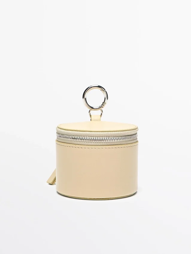 Runde Nappaleder-Tasche mit Strasssteinen Runde Nappaleder-Tasche mit Strasssteinen