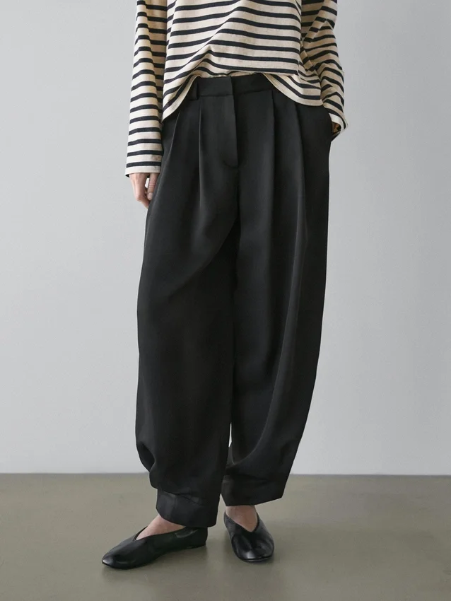 Sarouel-Hose aus fließendem Stoff Sarouel-Hose aus fließendem Stoff