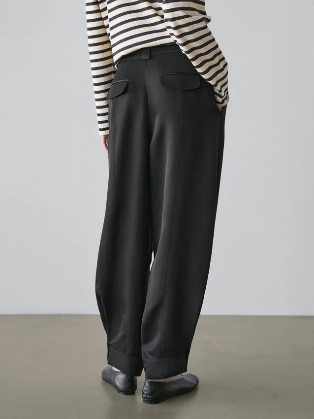 Sarouel-Hose aus fließendem Stoff Sarouel-Hose aus fließendem Stoff