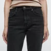 Slim-Fit-Jeans mit mittlerer Leibhöhe und verkürztem Bein Slim-Fit-Jeans mit mittlerer Leibhöhe und verkürztem Bein