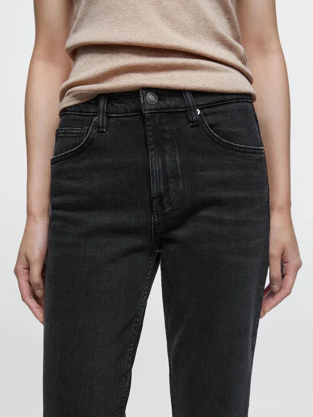 Slim-Fit-Jeans mit mittlerer Leibhöhe und verkürztem Bein Slim-Fit-Jeans mit mittlerer Leibhöhe und verkürztem Bein