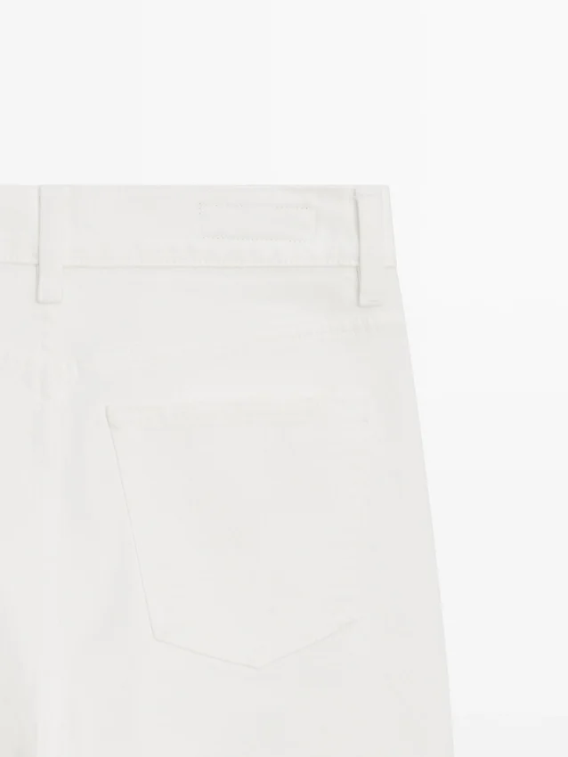 Slim-Fit-Jeans mit mittlerer Leibhöhe und verkürztem Bein Slim-Fit-Jeans mit mittlerer Leibhöhe und verkürztem Bein