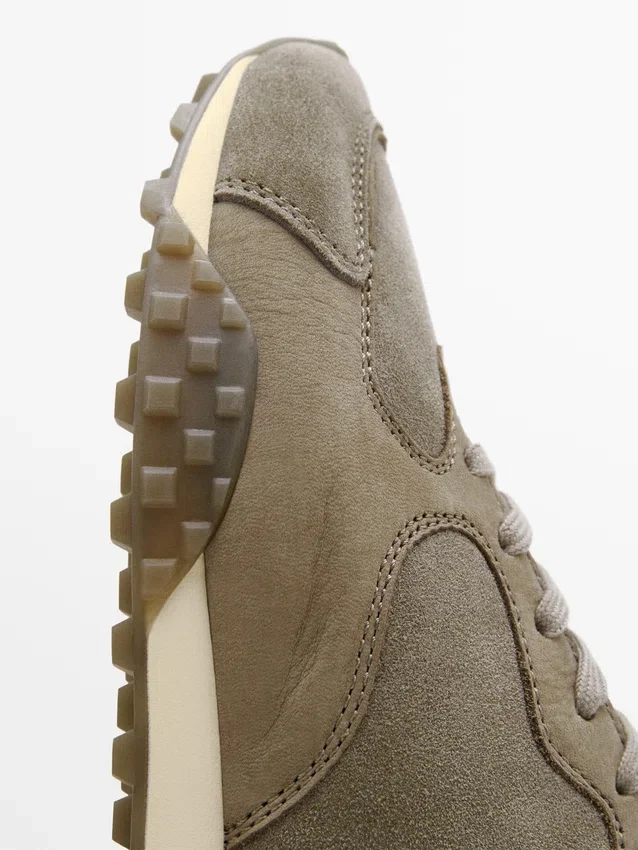 Sneaker aus Kontrastleder Sneaker aus Kontrastleder