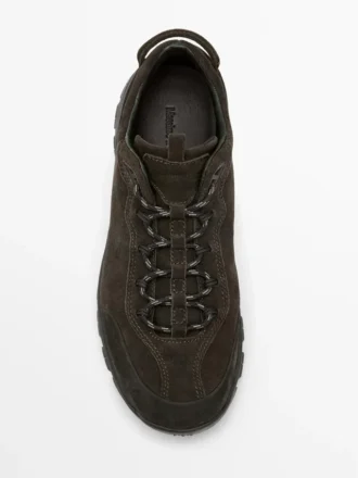 Sportschuhe mit Lederelementen