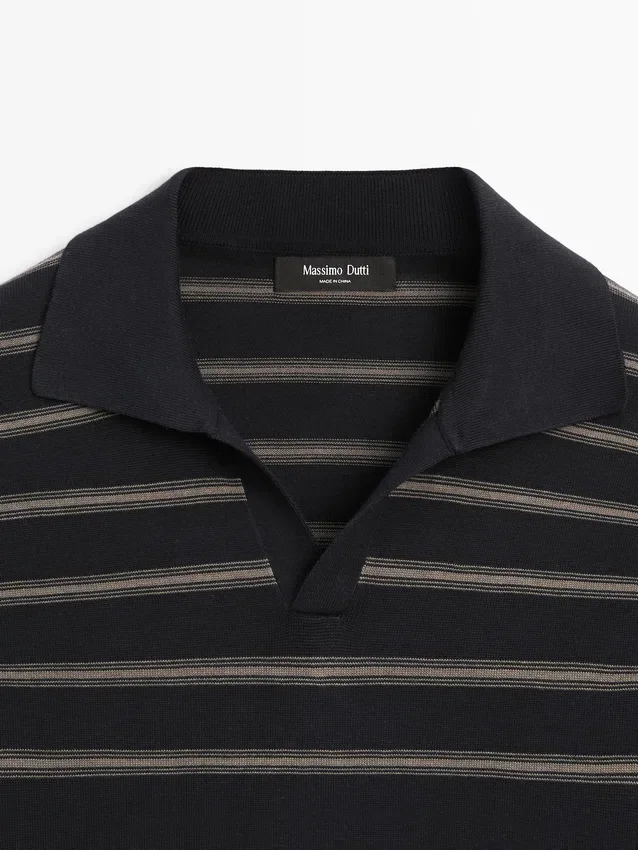 Strick-Poloshirt mit Kontraststreifen Strick-Poloshirt mit Kontraststreifen