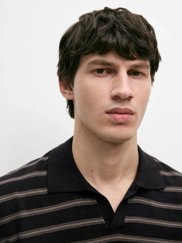 Strick-Poloshirt mit Kontraststreifen Strick-Poloshirt mit Kontraststreifen