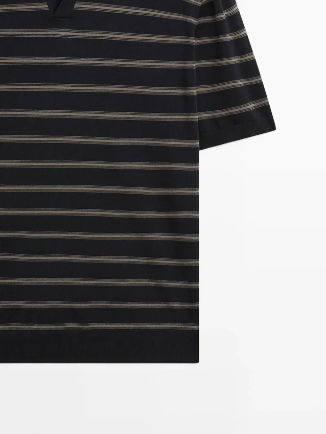 Strick-Poloshirt mit Kontraststreifen Strick-Poloshirt mit Kontraststreifen