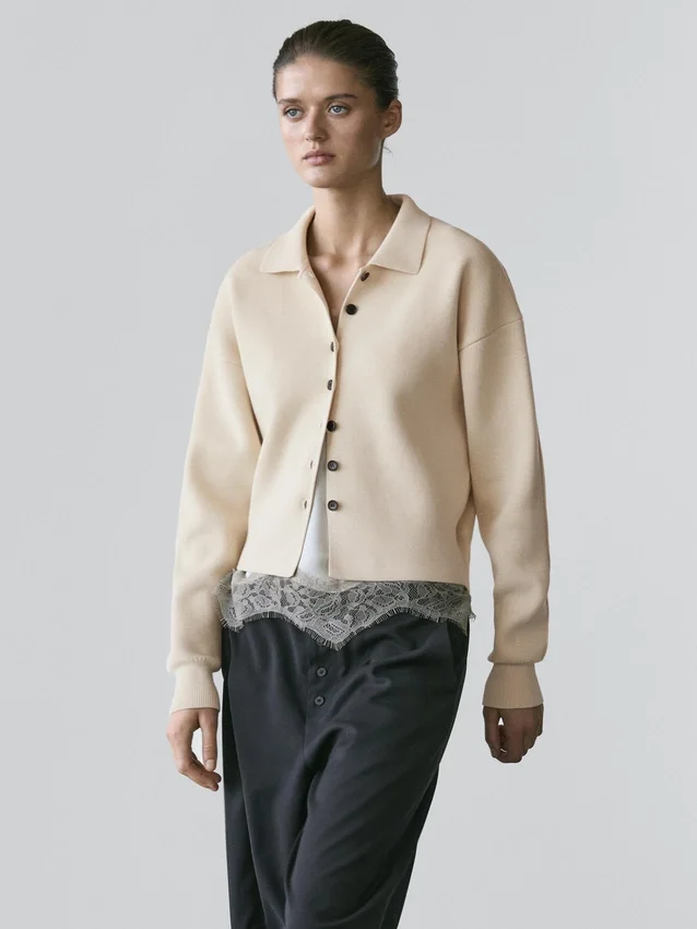 Strickcardigan mit Polokragen aus Baumwollstrick Strickcardigan mit Polokragen aus Baumwollstrick