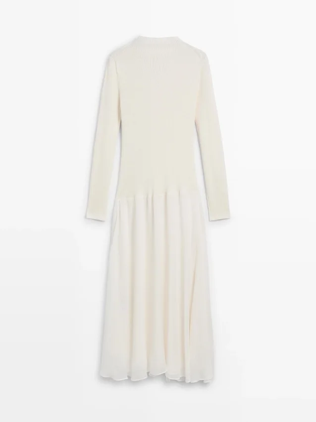 Strickkleid mit passenden Details Strickkleid mit passenden Details