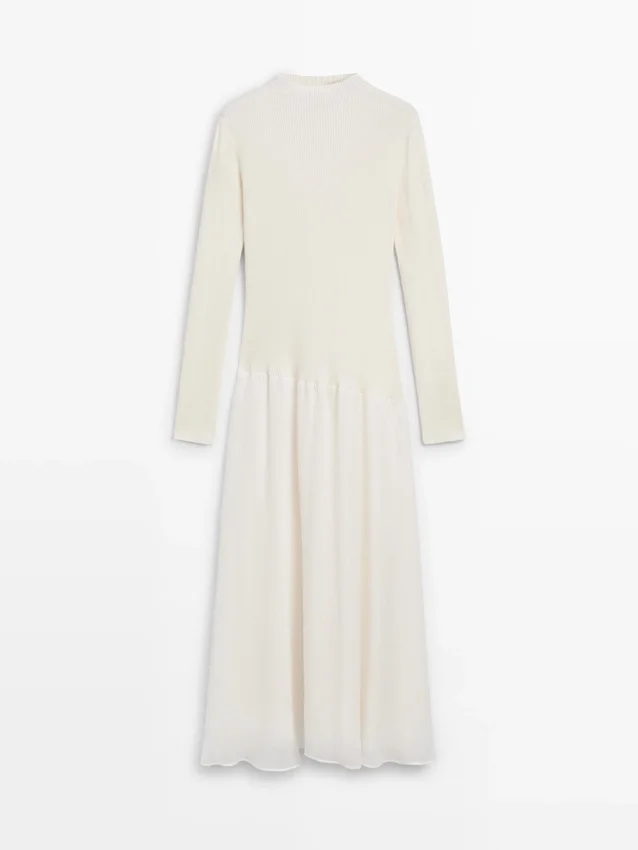 Strickkleid mit passenden Details Strickkleid mit passenden Details