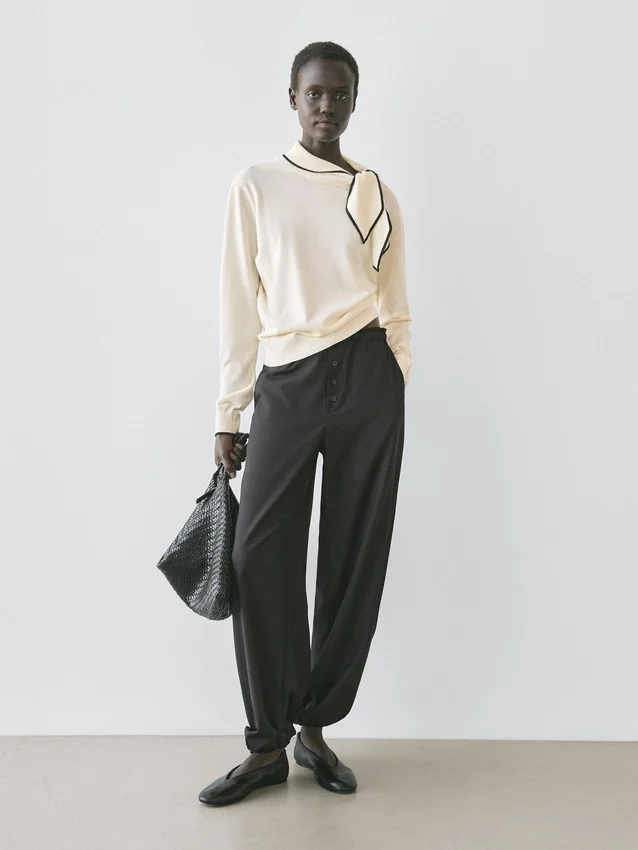 Strickpullover aus Baumwolle mit Schals-Detail Strickpullover aus Baumwolle mit Schals-Detail