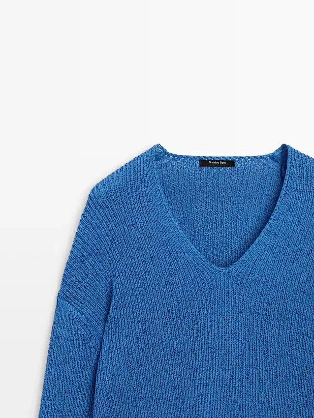 Strickpullover aus Baumwollmischung mit V-Ausschnitt Strickpullover aus Baumwollmischung mit V-Ausschnitt