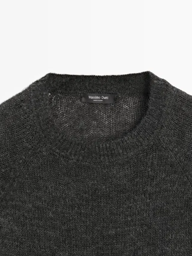 Strickpullover aus einer Alpaka-Woll-Mischung mit Raglanärmeln Strickpullover aus einer Alpaka-Woll-Mischung mit Raglanärmeln