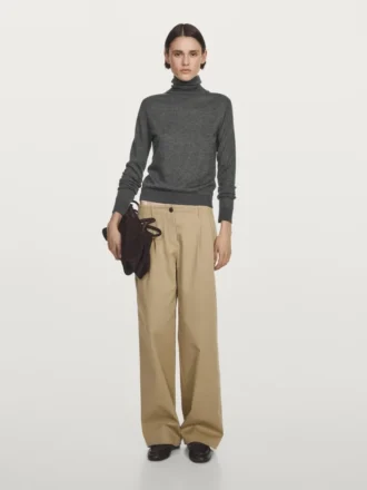 Strickpullover aus Wollmischung mit hohem Kragen