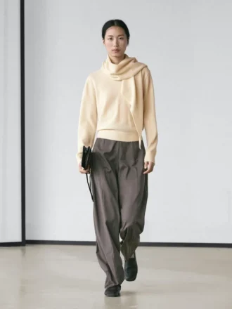 Strickpullover mit Schals-Detail