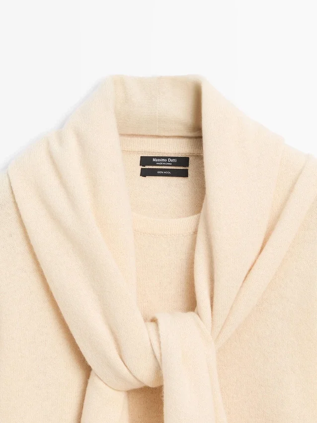 Strickpullover mit Schals-Detail Strickpullover mit Schals-Detail