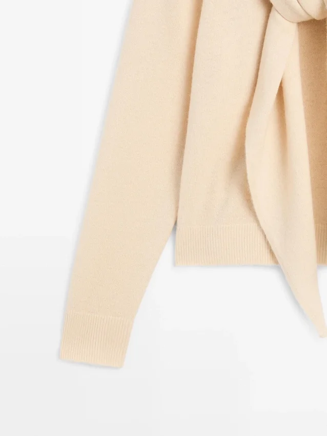 Strickpullover mit Schals-Detail Strickpullover mit Schals-Detail