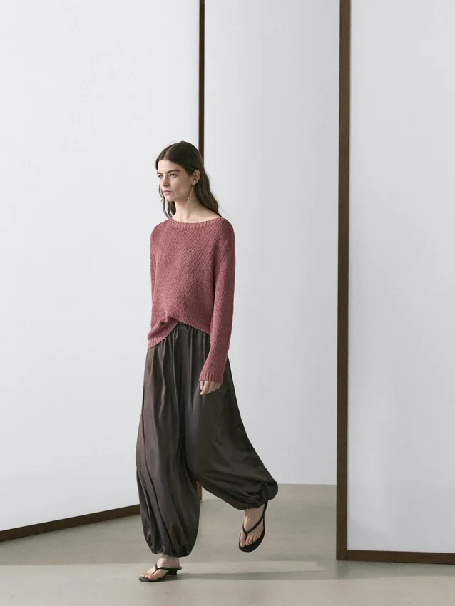 Strickpullover mit U-Boot-Ausschnitt Strickpullover mit U-Boot-Ausschnitt