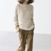 Strickpullover mit U-Boot-Ausschnitt Strickpullover mit U-Boot-Ausschnitt
