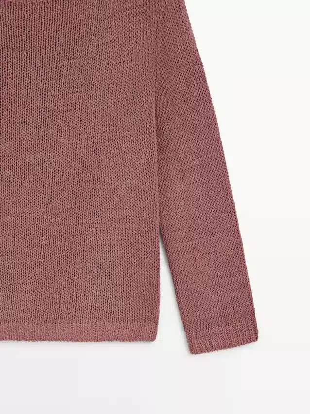 Strickpullover mit U-Boot-Ausschnitt Strickpullover mit U-Boot-Ausschnitt