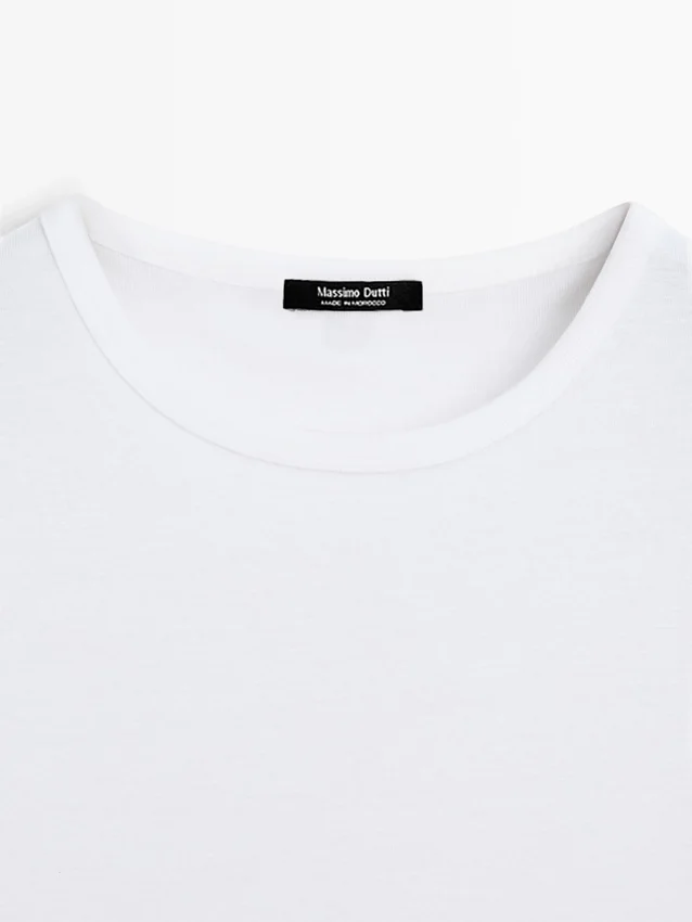 T-Shirt aus 100 % merzerisierter Baumwolle mit kurzen Ärmeln T-Shirt aus 100 % merzerisierter Baumwolle mit kurzen Ärmeln