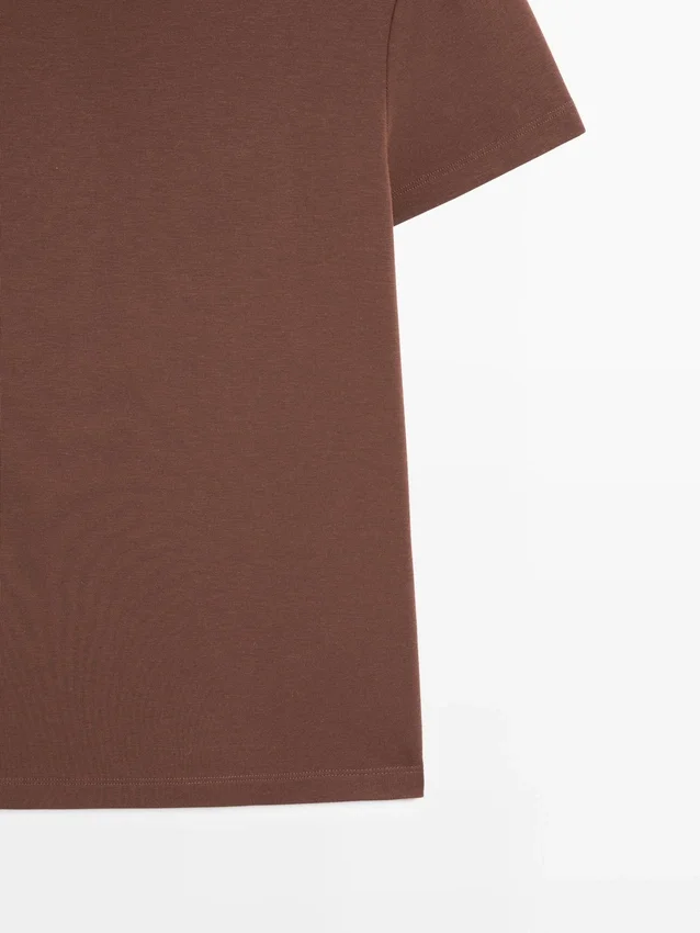 T-Shirt mit kurzen Ärmeln aus Lyocell-Mischung T-Shirt mit kurzen Ärmeln aus Lyocell-Mischung