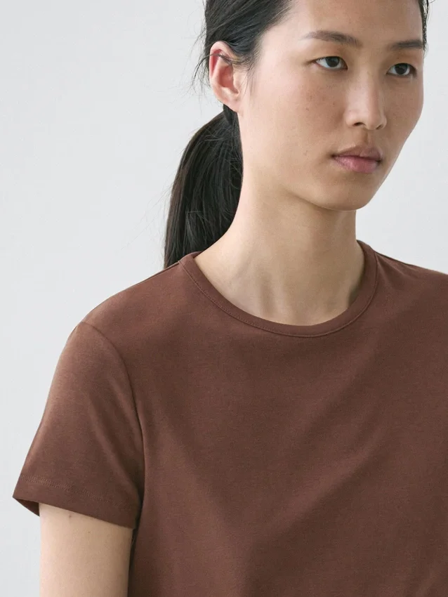 T-Shirt mit kurzen Ärmeln aus Lyocell-Mischung T-Shirt mit kurzen Ärmeln aus Lyocell-Mischung