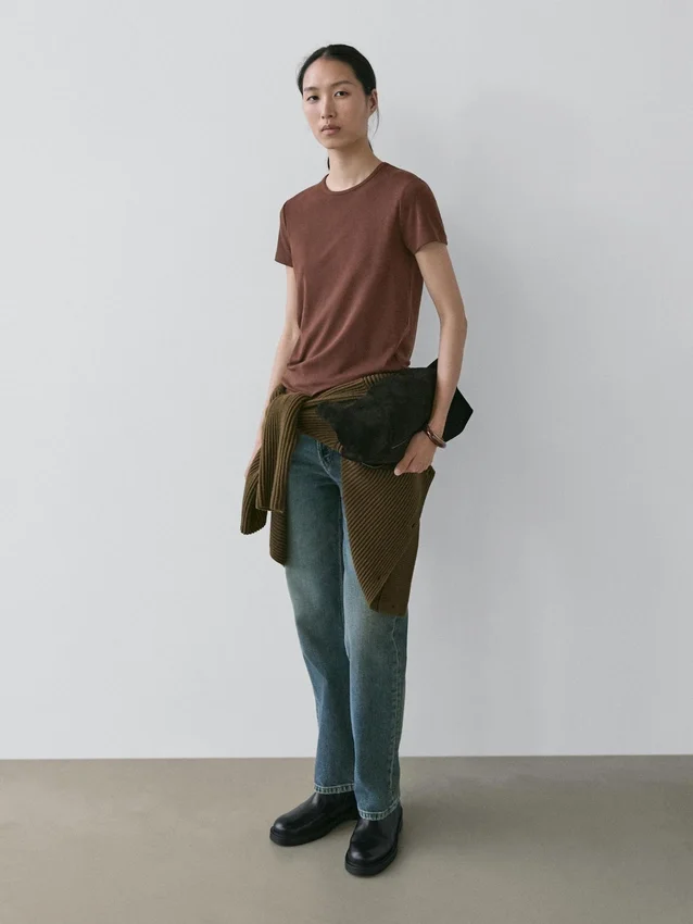 T-Shirt mit kurzen Ärmeln aus Lyocell-Mischung T-Shirt mit kurzen Ärmeln aus Lyocell-Mischung