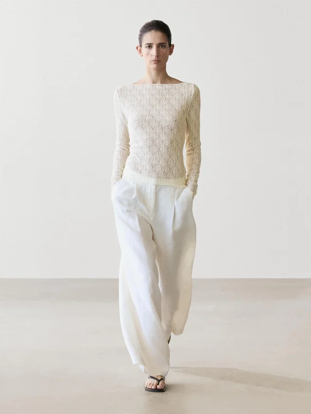 T-Shirt mit U-Boot-Ausschnitt und Spitzendetail T-Shirt mit U-Boot-Ausschnitt und Spitzendetail