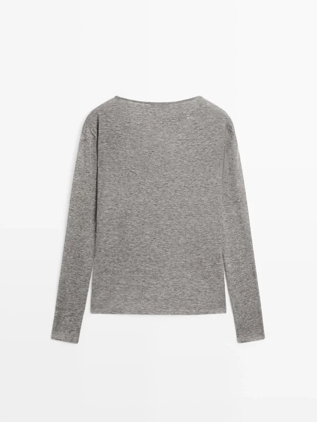 T-Shirt mit V-Ausschnitt und Spitzendetail T-Shirt mit V-Ausschnitt und Spitzendetail