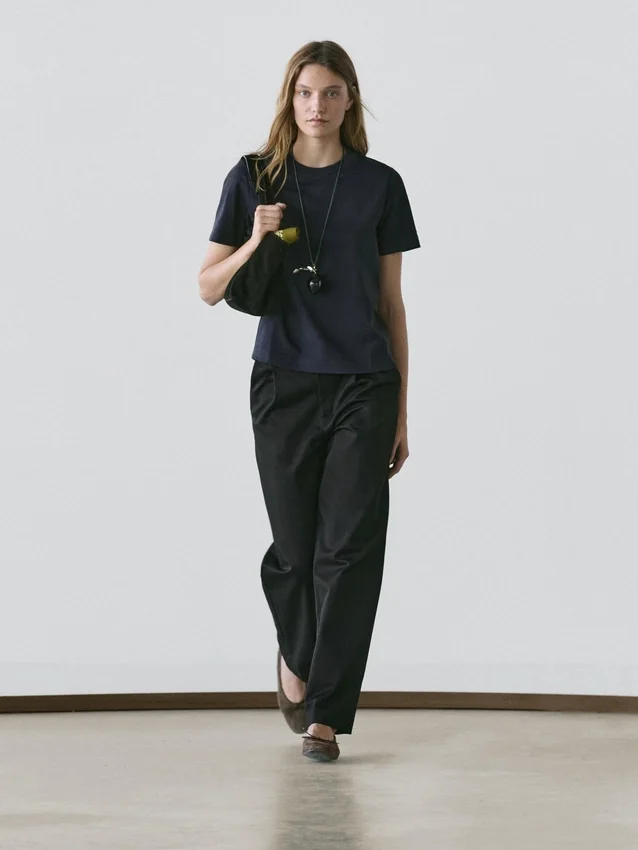 T-Shirts aus 100 % Baumwolle mit Rundhalsausschnitt T-Shirts aus 100 % Baumwolle mit Rundhalsausschnitt