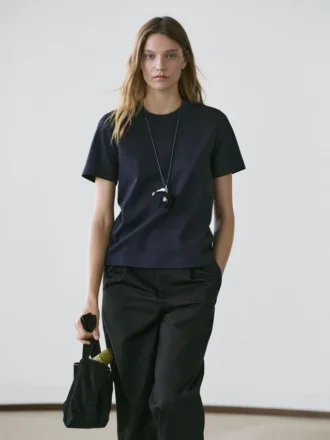 T-Shirts aus 100 % Baumwolle mit Rundhalsausschnitt