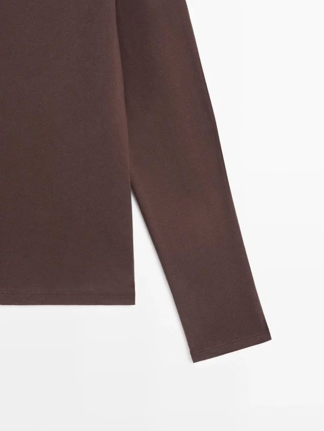 T-Shirts aus 100 % Baumwolle mit U-Boot-Ausschnitt T-Shirts aus 100 % Baumwolle mit U-Boot-Ausschnitt