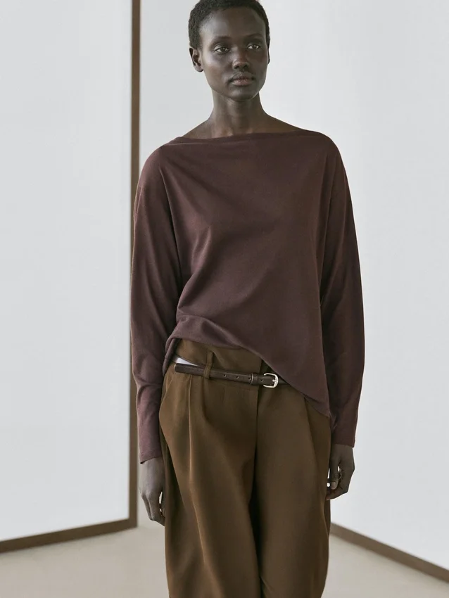 T-Shirts aus 100 % Baumwolle mit U-Boot-Ausschnitt T-Shirts aus 100 % Baumwolle mit U-Boot-Ausschnitt