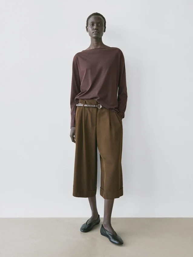 T-Shirts aus 100 % Baumwolle mit U-Boot-Ausschnitt T-Shirts aus 100 % Baumwolle mit U-Boot-Ausschnitt