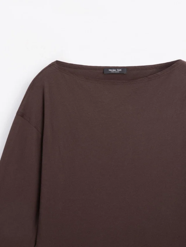 T-Shirts aus 100 % Baumwolle mit U-Boot-Ausschnitt T-Shirts aus 100 % Baumwolle mit U-Boot-Ausschnitt