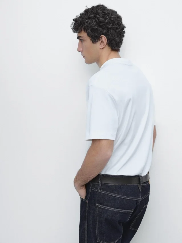 T-Shirts aus 100 % Baumwolle, mittleres Gewicht T-Shirts aus 100 % Baumwolle, mittleres Gewicht